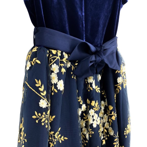 JOHN LEWIS & PARTNERS Heirloom Collection Girls' Velvet Embroidered Dress - Picture 12 of 16